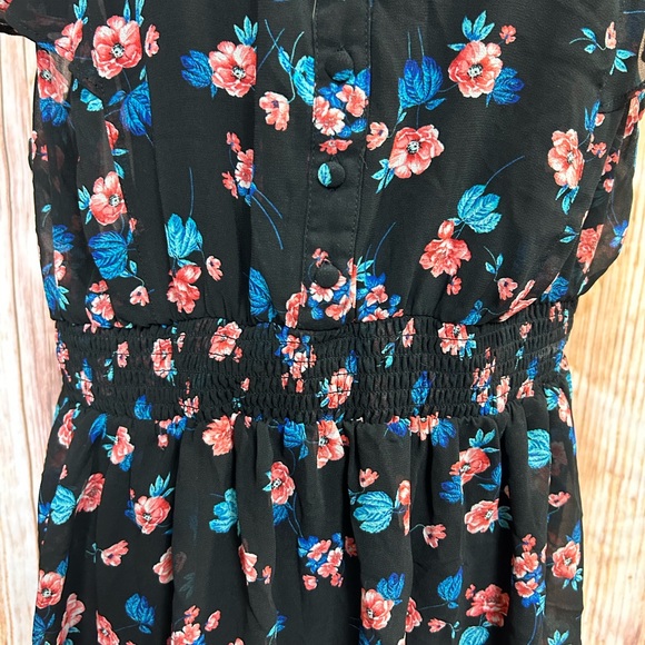 Torrid Black Sheer Floral Empire Waist Top - Picture 4 of 9